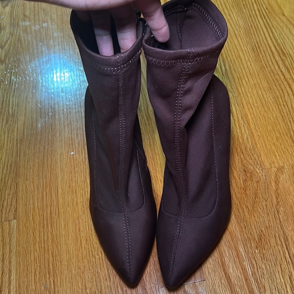 Brown booties from fashion nova - Picture 2 of 4